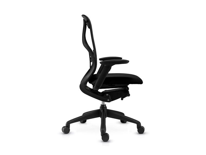 Дизайнерское эргономическое офисное кресло Suit черное, на сайте Галерея Офис