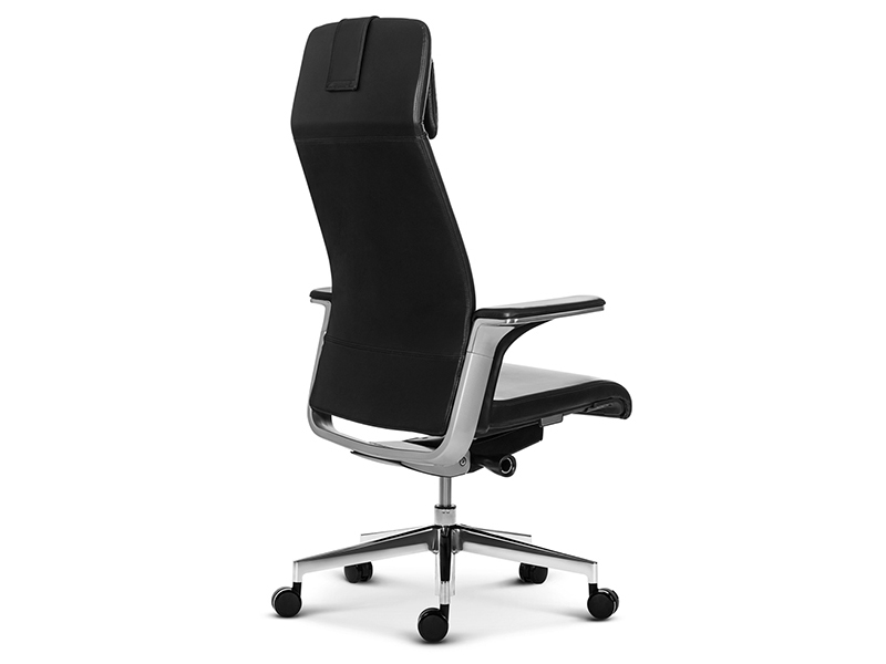 Эргономичное кресло руководителя Match HB черная кожа, на сайте Галерея Офис